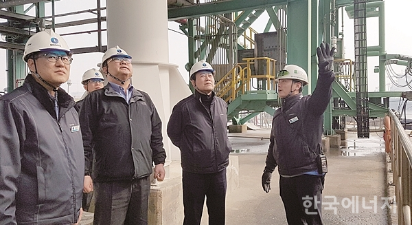 지난 20일부터 21일까지 인천 LNG 기지에서 진행된 2019 국가안전대진단 회의 및 현장점검 모습