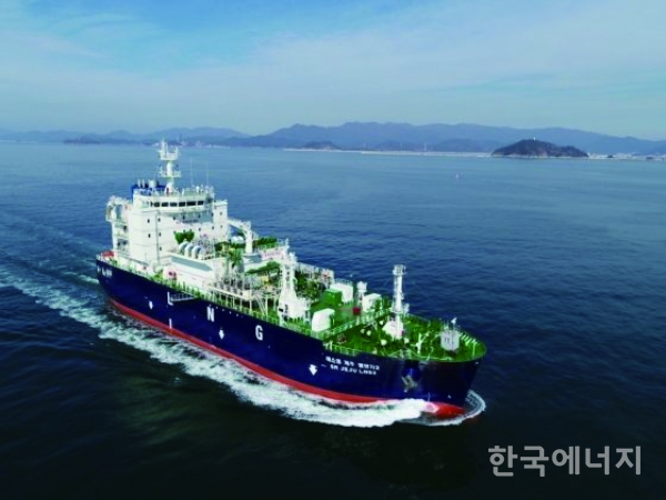 <br>아시아 최초 LNG 벙커링선인 _SM JEJU LNG 2호_가 제주와 경남 통영 간 해역을 운항하고 있다.<br>​​​​​​​(사진제공-한국가스공사)